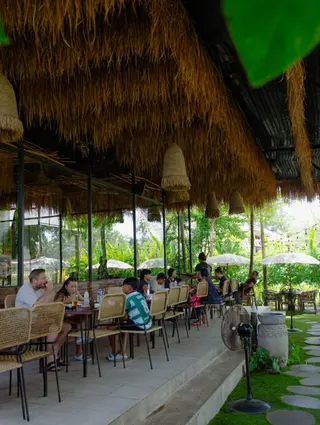Ocin Babi Guling dan Samsam Ubud thumbnail 4