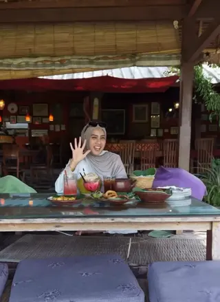 Sawah Indah Resto Ubud thumbnail 4