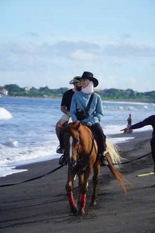 Muara Beach Horse in Denpasar media 2