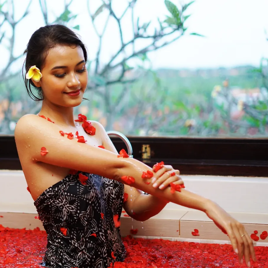 120 Minutes Whitening Milk Spa & Flower Bath