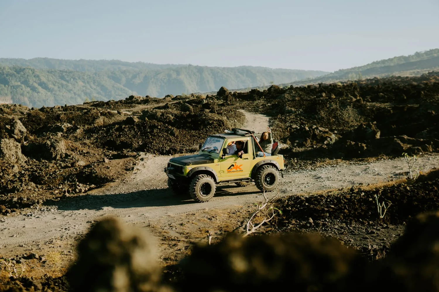 8 Hours Lakeview Sunrise Jeep Tour With Warm Water and Lunch