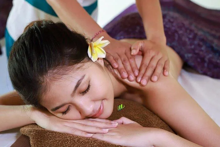 Aroma Relaxation Body Massage
