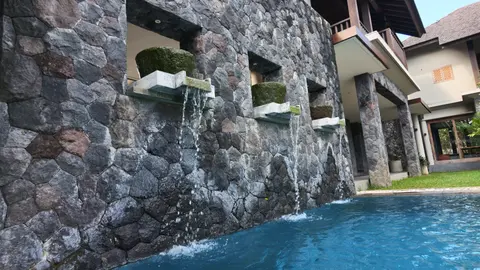 Livingstone Holyground Ubud thumbnail 3