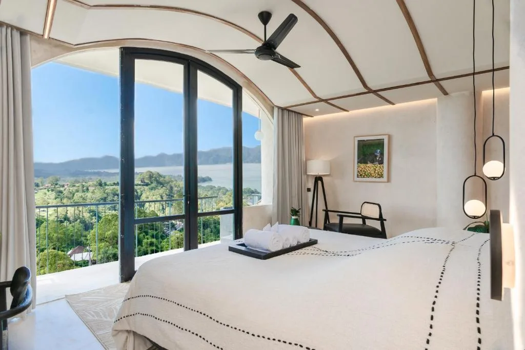 Summit Suite