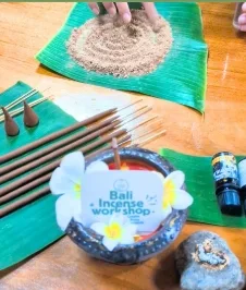 Paint And Sip Ubud Art Workshop Studio photo 5