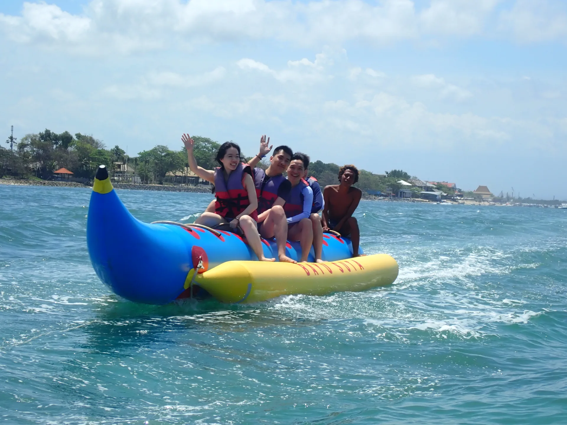 Banana Boat Splash Ride Adventure Tanjung Benoa Bayusuta Aquamarlin